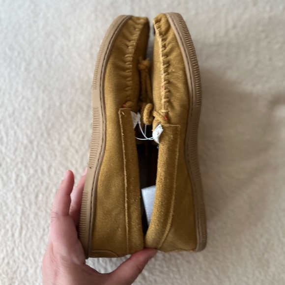 NWT Genuine Suede Moccasin Slippers 9 - Picture 15 of 16